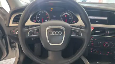 Audi A4 Avant 2010 - 9500 EUR, 253856 km - AUTO.MOTO.pt - 253856km - foto 36 de 52