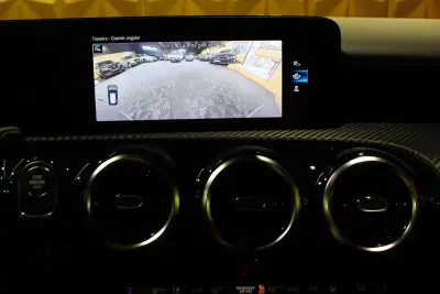 Mercedes-Benz CLA 250 2022 - 28900 EUR, 99000 km - AUTO.MOTO.pt - 99000km - foto 26 de 32