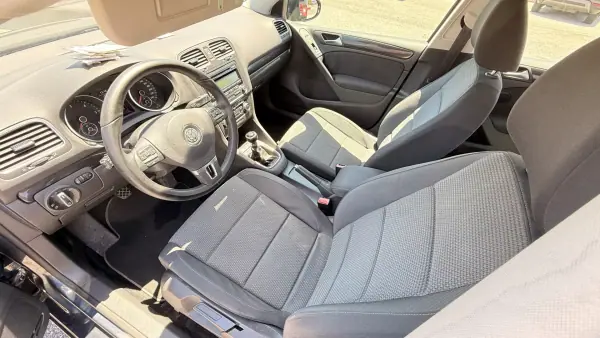 Volkswagen Golf 2010 - 8950 EUR, 141014 km - AUTO.MOTO.pt - 141014km - foto 40 de 43