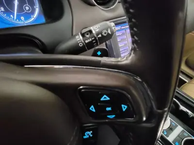 Jaguar XJ 2012 - 19950 EUR, 255600 km - AUTO.MOTO.pt - 255600km - foto 21 de 33