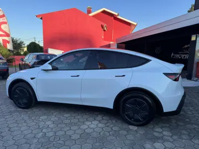 Tesla Model Y 2026 - 44900 EUR, 100 km - AUTO.MOTO.pt - 100km - foto 4 de 31