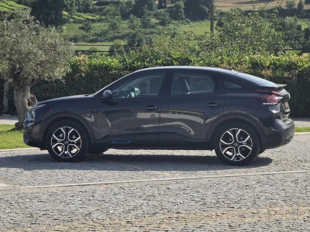 Citroën e-C4 2021 - 16990 EUR, 68500 km - AUTO.MOTO.pt - 68500km - foto 10 de 24
