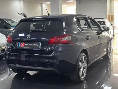 Peugeot 308 2019 - 14900 EUR, 50000 km - AUTO.MOTO.pt - 50000km - foto 9 de 51