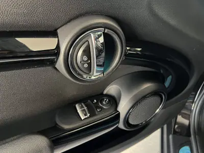 MINI Electric 2020 - 17800 EUR, 55687 km - AUTO.MOTO.pt - 55687km - foto 23 de 27