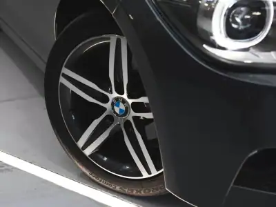 BMW 120 2012 - 12490 EUR, 230000 km - AUTO.MOTO.pt - 230000km - foto 7 de 17