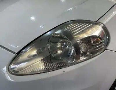 Fiat PUNTO 2008 - 2999 EUR, 233000 km - AUTO.MOTO.pt - 233000km - foto 19 de 36