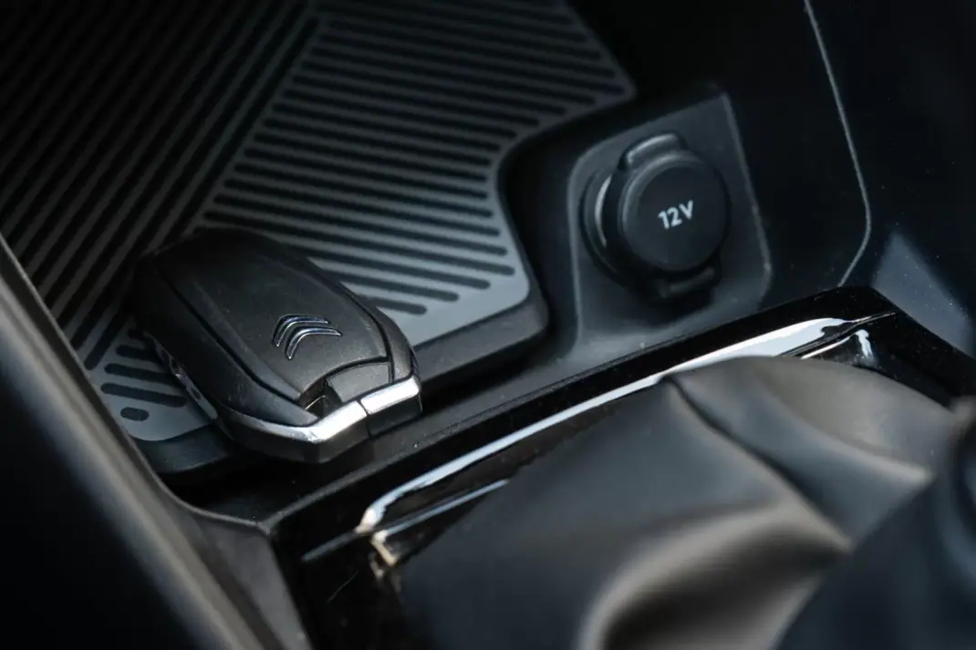 Citroën C4 2022 - 19450 EUR, 80400 km - AUTO.MOTO.pt - 80400km - foto 15 de 19