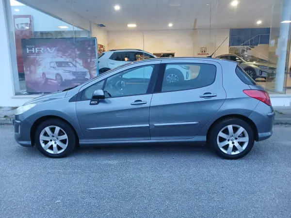 Peugeot 308 2008 - 6800 EUR, 159500 km - AUTO.MOTO.pt - 159500km - foto 8 de 20