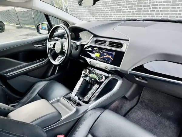 Jaguar I-Pace 2019 — foto 2 de 18