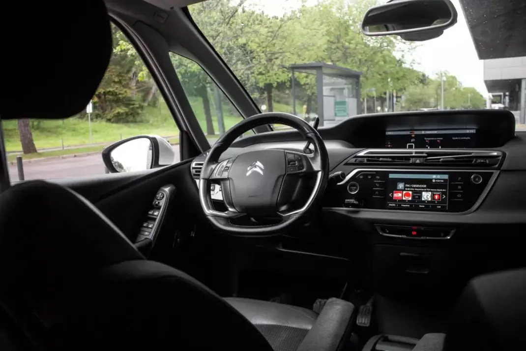 Citroën C4 Spacetourer 2019 - 10550 EUR, 304577 km - AUTO.MOTO.pt - 304577km - foto 35 de 45