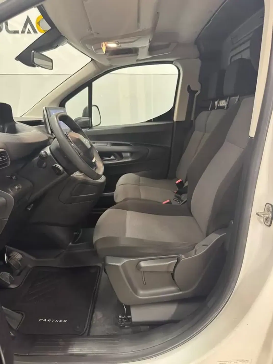 Peugeot Partner 1.6 HDI 100cv 3 Lug 2019 - 13950 EUR, 100000 km - AUTO.MOTO.pt - 100000km - foto 2 de 13