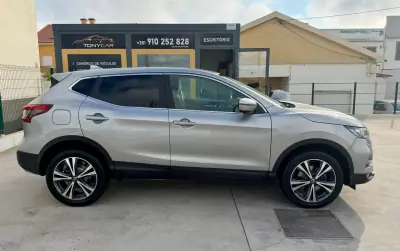 Nissan Qashqai 2018 - 18990 EUR, 111000 km - AUTO.MOTO.pt - 111000km - foto 9 de 39