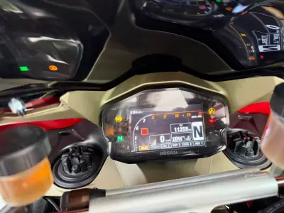 Ducati Panigale 1299 2016 - 17500 EUR, 11358 km - AUTO.MOTO.pt - 11358km - foto 24 de 38
