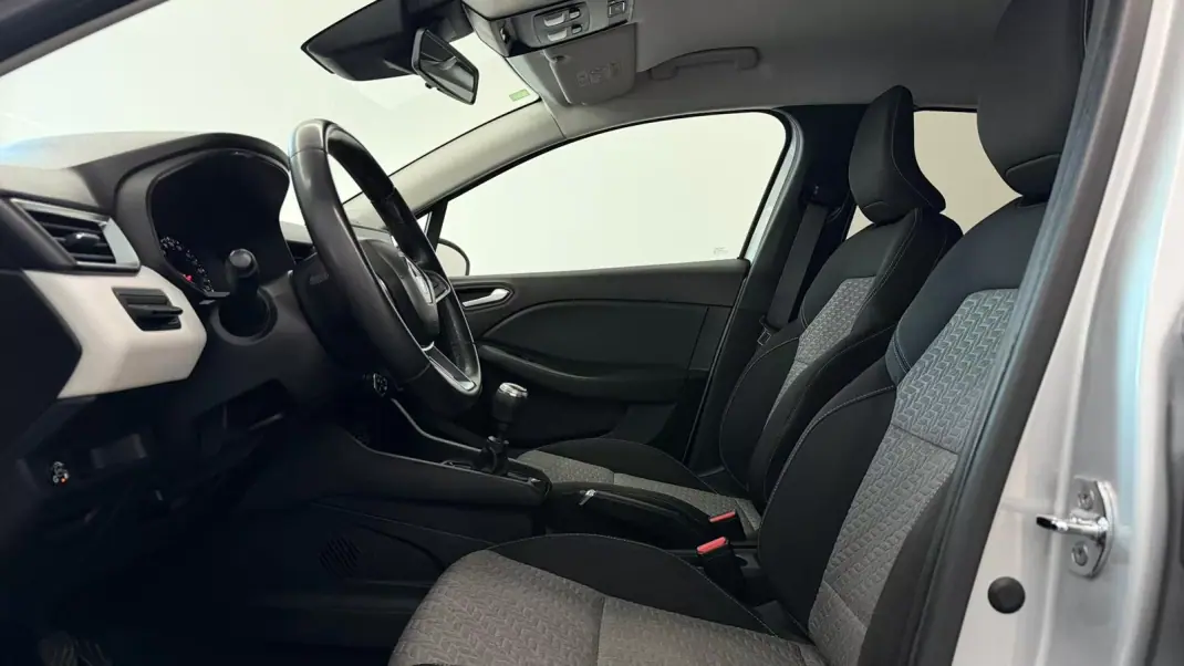 Renault Clio 2021 - 11490 EUR, 171078 km - AUTO.MOTO.pt - 171078km - foto 24 de 27