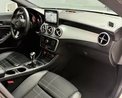 Mercedes-Benz CLA 180 2016 - 15850 EUR, 146212 km - AUTO.MOTO.pt - 146212km - foto 6 de 31