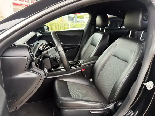Mercedes-Benz CLA 220 2019 - 26750 EUR, 137070 km - AUTO.MOTO.pt - 137070km - foto 13 de 20