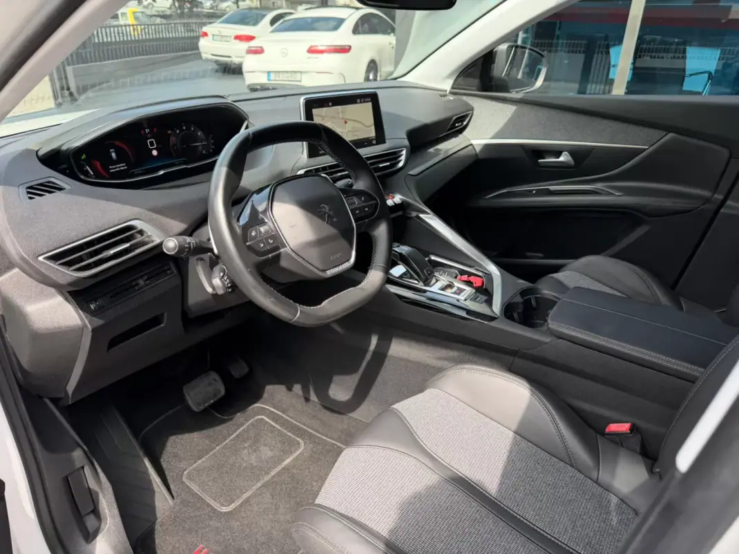 Peugeot 3008 2017 - 17500 EUR, 86000 km - AUTO.MOTO.pt - 86000km - foto 7 de 12