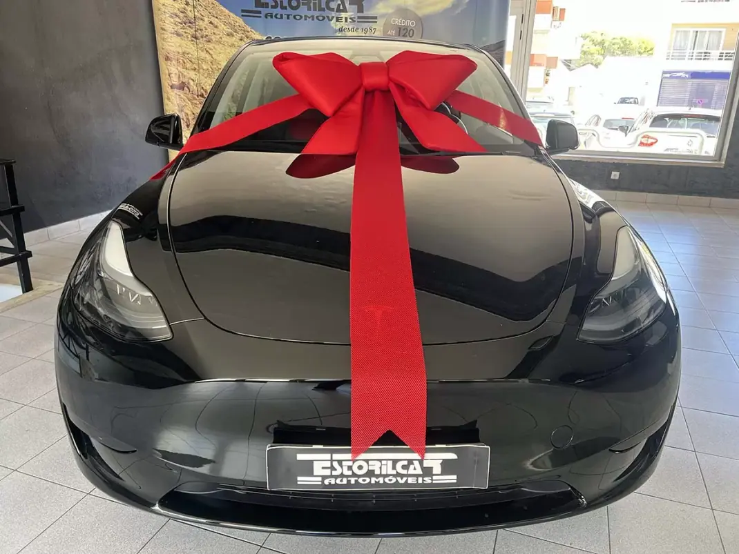 Tesla Model Y 2023 - 34600 EUR, 64322 km - 64322km - foto 5 de 26