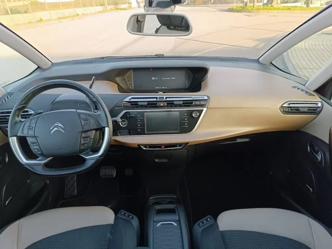Citroën C4 Picasso 2016 - 13500 EUR, 148000 km - AUTO.MOTO.pt - 148000km - foto 21 de 28