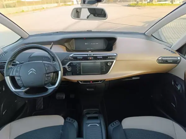 Citroën C4 Picasso 2016 - 13500 EUR, 148000 km - AUTO.MOTO.pt - 148000km - foto 21 de 28