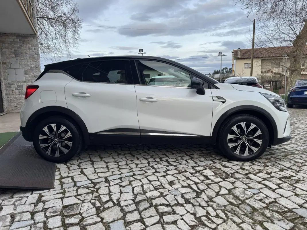 Renault Captur 2023 - 18500 EUR, 103000 km - AUTO.MOTO.pt - 103000km - foto 5 de 48