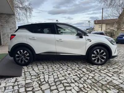 Renault Captur 2023 - 18500 EUR, 103000 km - AUTO.MOTO.pt - 103000km - foto 5 de 48