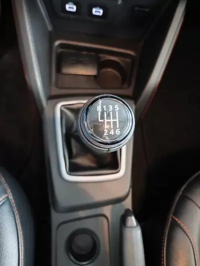 Dacia Duster 2023 - 16750 EUR, 65400 km - AUTO.MOTO.pt - 65400km - foto 31 de 35