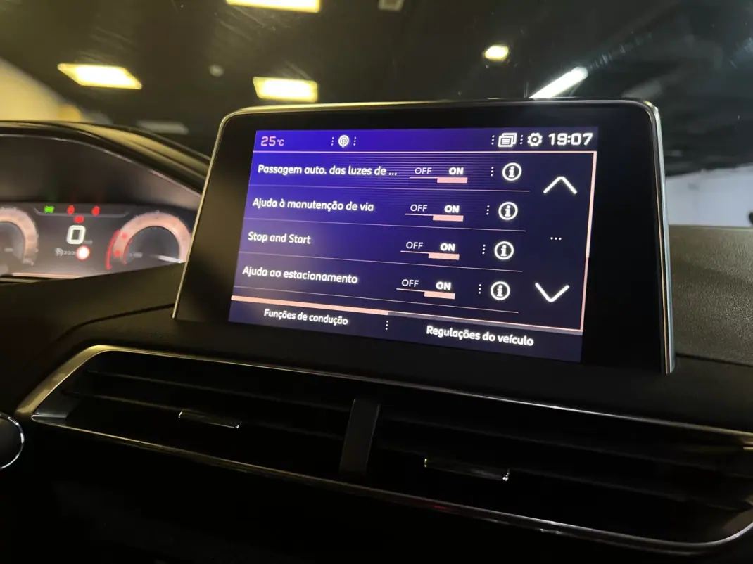 Peugeot 3008 2018 - 13990 EUR, 119000 km - 119000km - foto 23 de 38