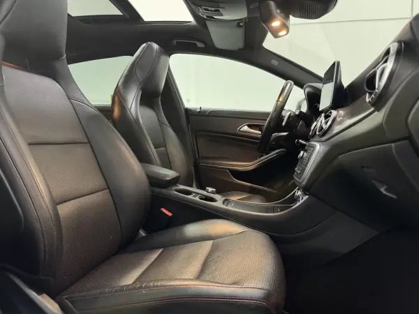 Mercedes-Benz CLA 220 2015 - 20990 EUR, 164000 km - AUTO.MOTO.pt - 164000km - foto 16 de 23