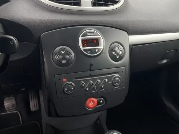 Renault Clio 2008 - 3500 EUR, 376787 km - AUTO.MOTO.pt - 376787km - foto 21 de 21
