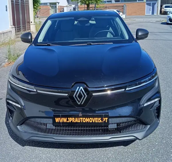 Renault Mégane E-Tech 2023 - 22990 EUR, 76500 km - AUTO.MOTO.pt - 76500km - foto 2 de 19
