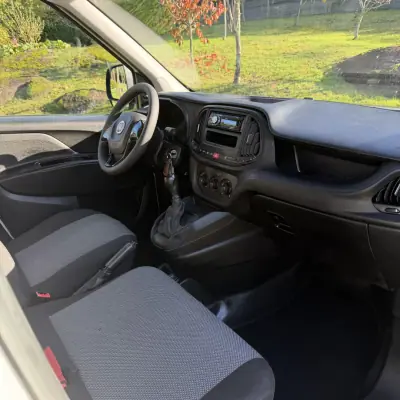 Fiat Doblo 1.3 Multijet ,3Lug. ,Iva Dedutivel 2017 - 9990 EUR, 198000 km - AUTO.MOTO.pt - 198000km - foto 5 de 27