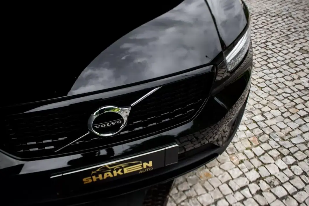 Volvo XC 40 2022 - 25750 EUR, 65156 km - AUTO.MOTO.pt - 65156km - foto 8 de 35