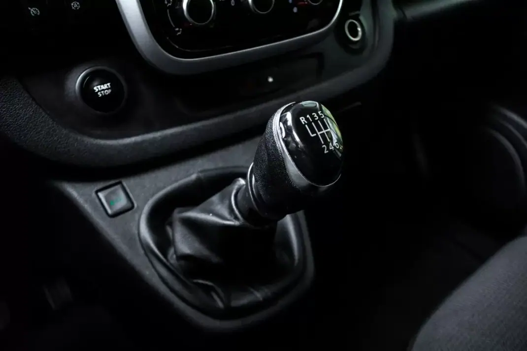 Renault Trafic 2020 - 28990 EUR, 126359 km - AUTO.MOTO.pt - 126359km - foto 18 de 41