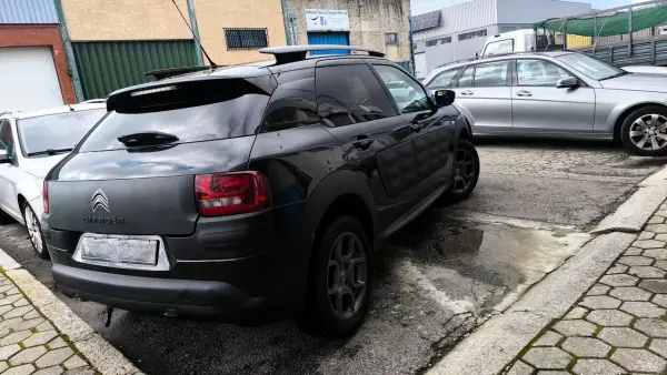 Citroën C4 Cactus 2014 - 9600 EUR, 180000 km - AUTO.MOTO.pt - 180000km - foto 13 de 19