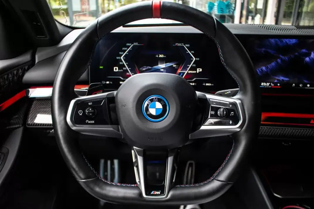 BMW i5 2023 - 74990 EUR, 17145 km - AUTO.MOTO.pt - 17145km - foto 18 de 60