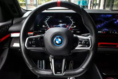 BMW i5 2023 - 74990 EUR, 17145 km - AUTO.MOTO.pt - 17145km - foto 18 de 60