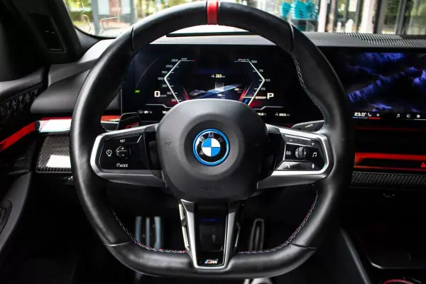 BMW i5 2023 - 74990 EUR, 17145 km - AUTO.MOTO.pt - 17145km - foto 18 de 60