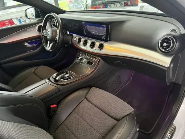 Mercedes-Benz E 220 2020 - 34990 EUR, 84701 km - AUTO.MOTO.pt - 84701km - foto 5 de 29