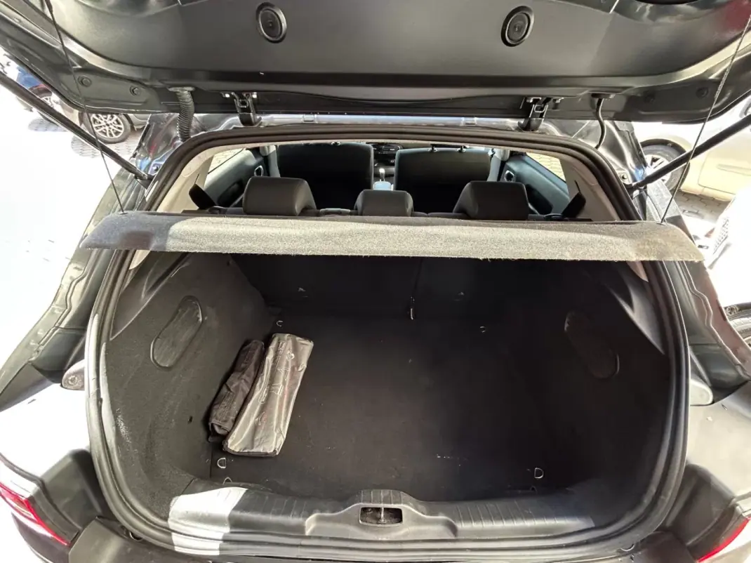 Citroën C4 Cactus 2017 - 11750 EUR, 110180 km - AUTO.MOTO.pt - 110180km - foto 21 de 23