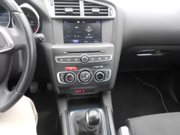 DS DS3 2017 - 16500 EUR, 56952 km - 56952km - foto 12 de 12