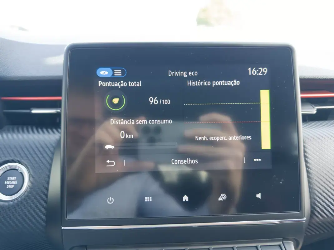 Renault Clio 2019 - 14990 EUR, 55000 km - AUTO.MOTO.pt - 55000km - foto 37 de 41