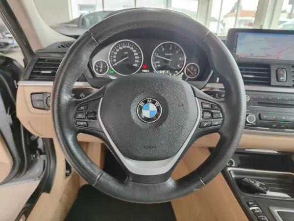 BMW 318 2013 - 14250 EUR, 180000 km - AUTO.MOTO.pt - 180000km - foto 30 de 39
