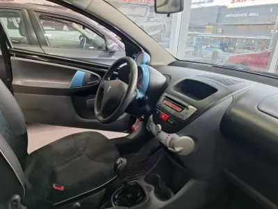Peugeot 107 2010 - 4500 EUR, 147578 km - foto 3 de 23