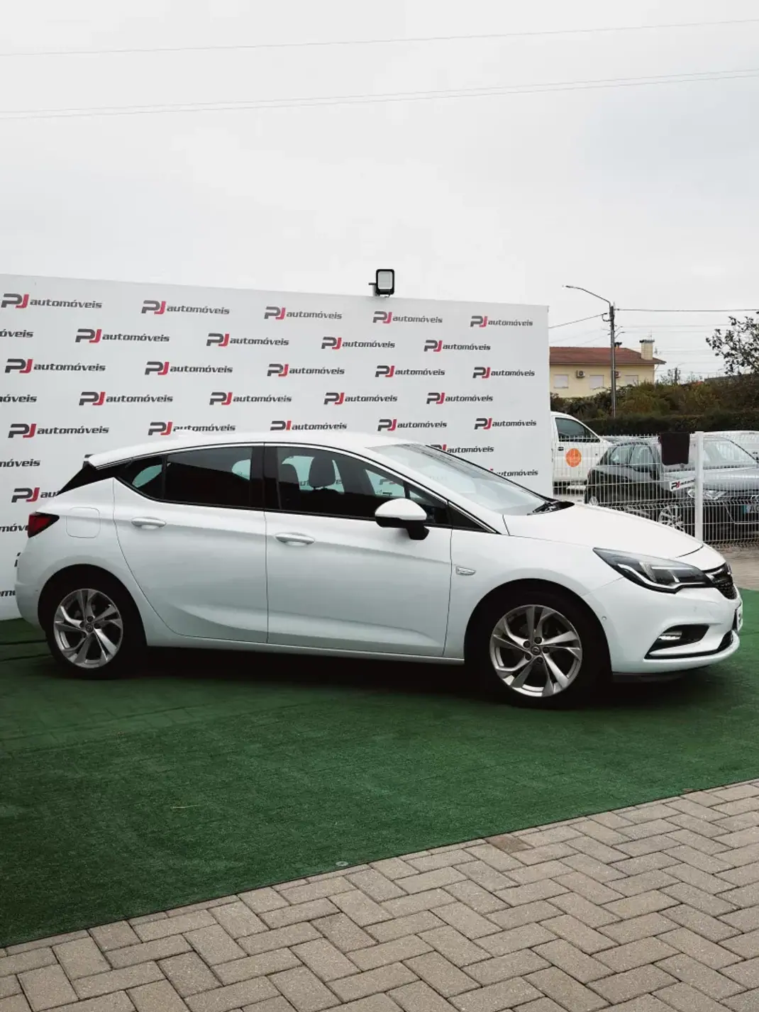 Opel Astra 2017 - 11450 EUR, 122466 km - 122466km - foto 3 de 17