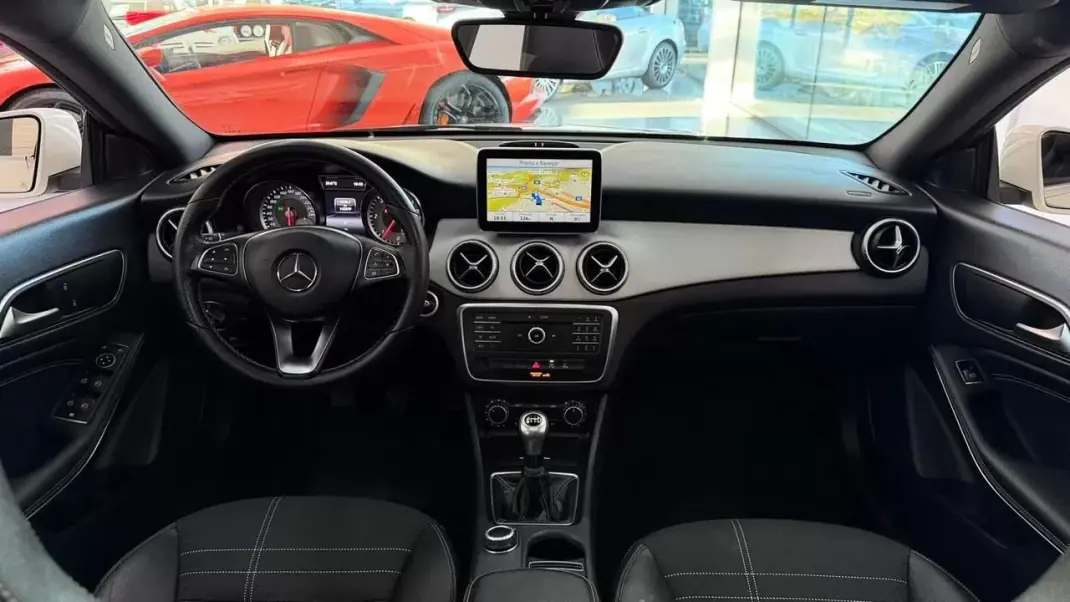 Mercedes-Benz CLA 200 2015 - 19490 EUR, 142879 km - AUTO.MOTO.pt - 142879km - foto 20 de 32