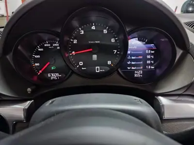 Porsche 718 Boxster 2019 - 64900 EUR, 68000 km - AUTO.MOTO.pt - 68000km - foto 30 de 36