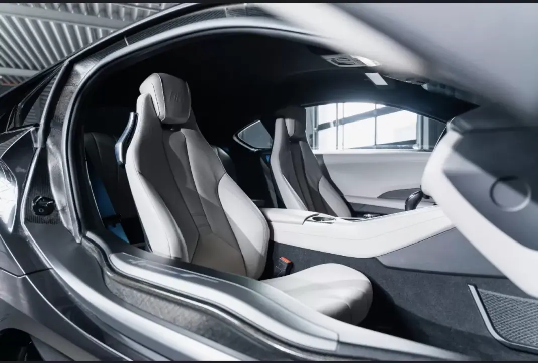 BMW i8 2015 - 69000 EUR, 91500 km - 91500km - foto 17 de 17