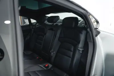 Porsche Taycan 2020 - 64950 EUR, 55941 km - AUTO.MOTO.pt - 55941km - foto 37 de 52