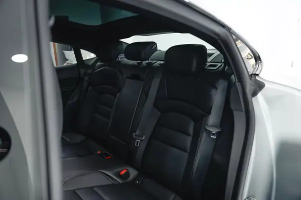 Porsche Taycan 2020 - 64950 EUR, 55941 km - AUTO.MOTO.pt - 55941km - foto 37 de 52
